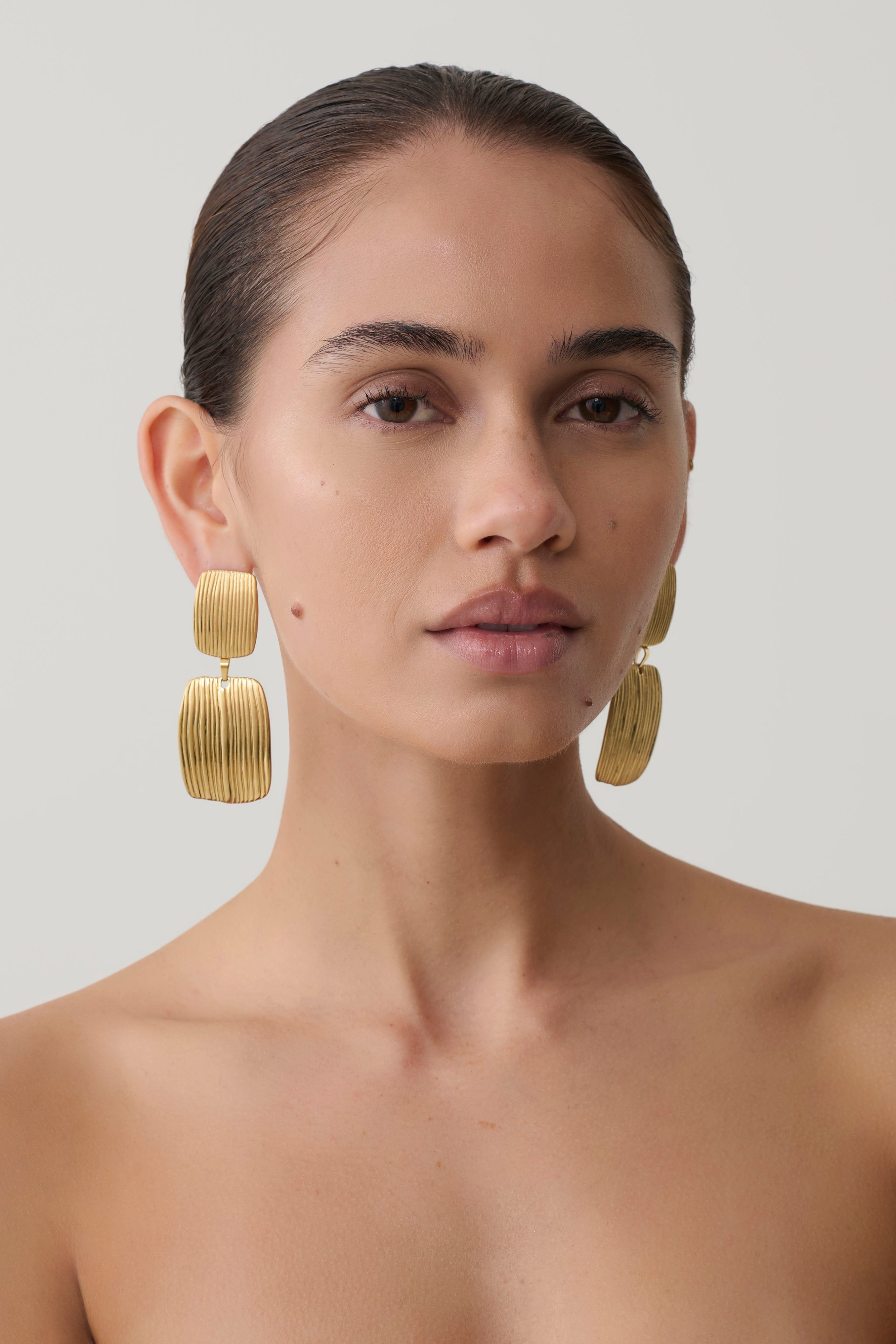Ruelle Textured Statement Drop Earrings - Gold