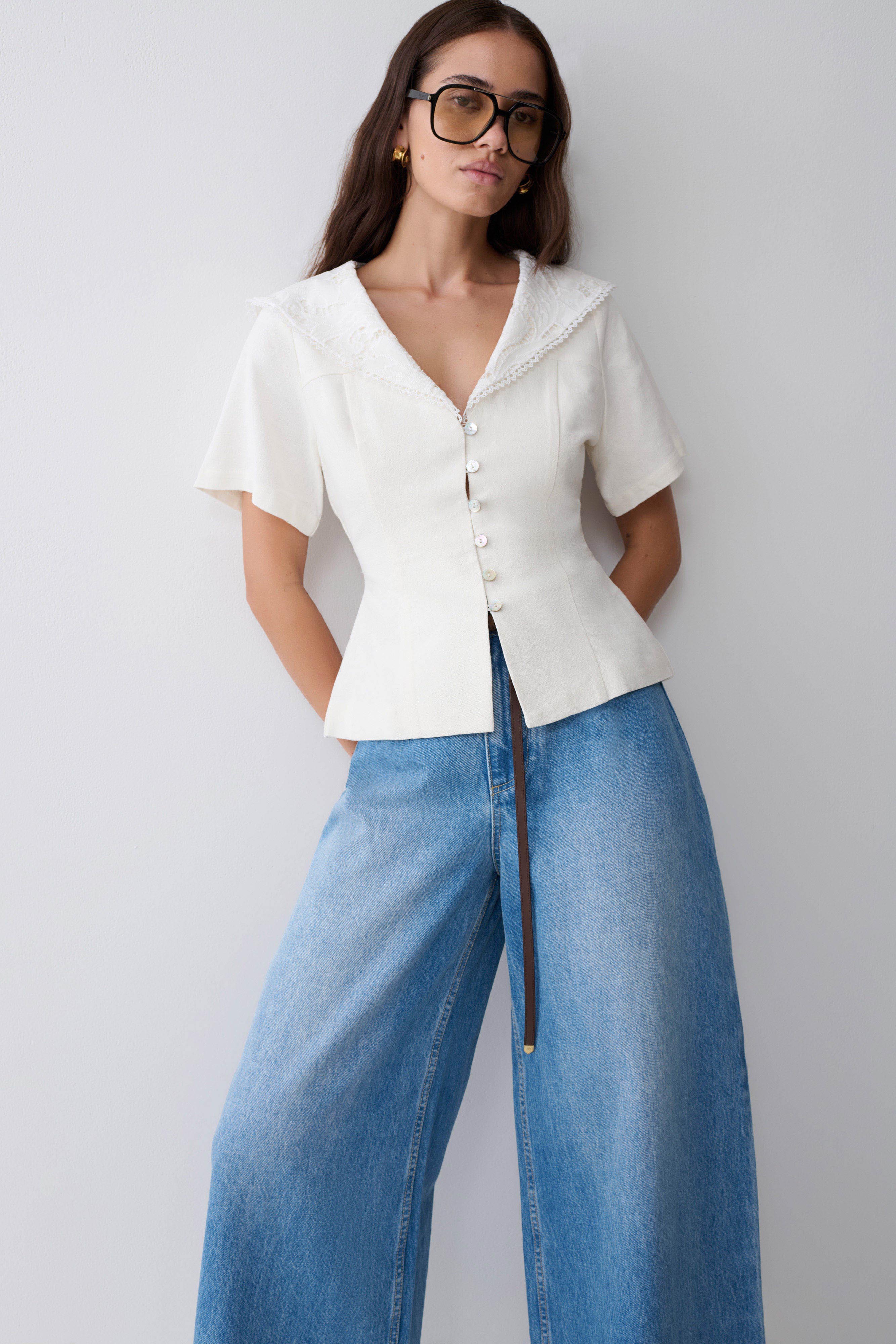 Melody Short Sleeve Shirt With Lace Collar - White