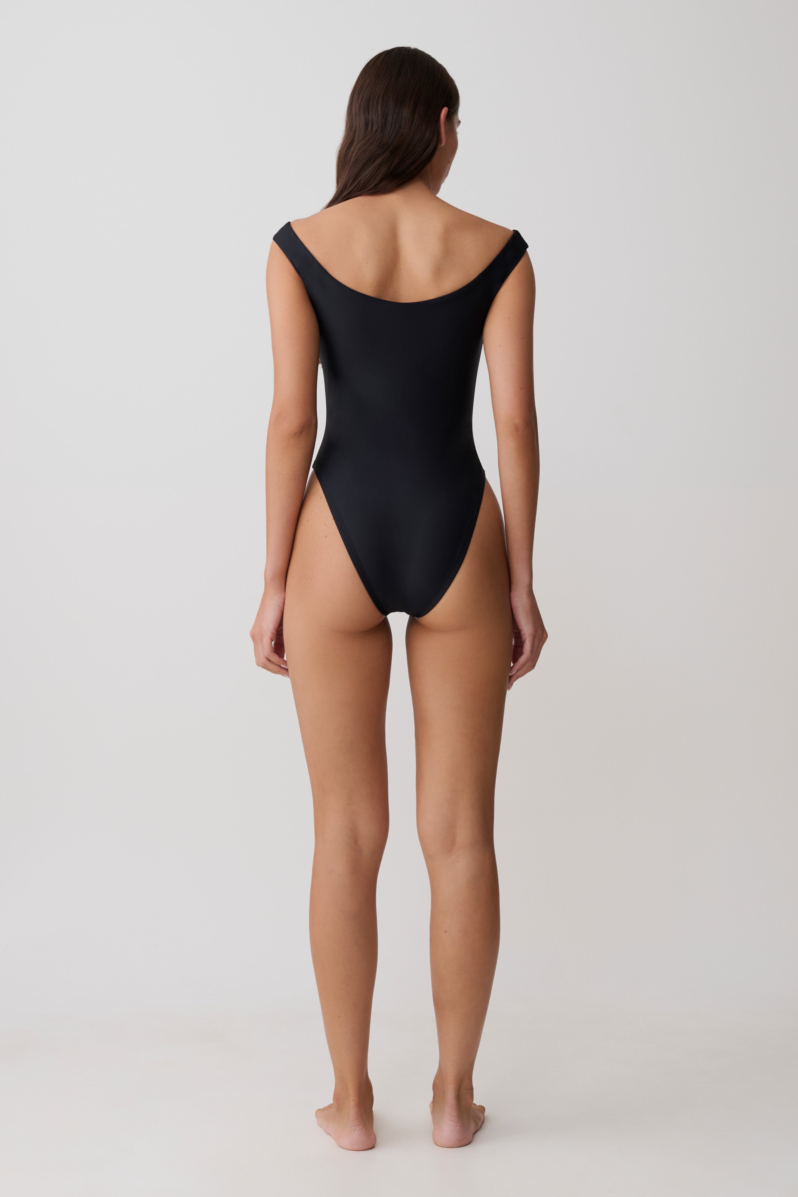 Yumi U-Wire Plunge One Piece Swimsuit - Black